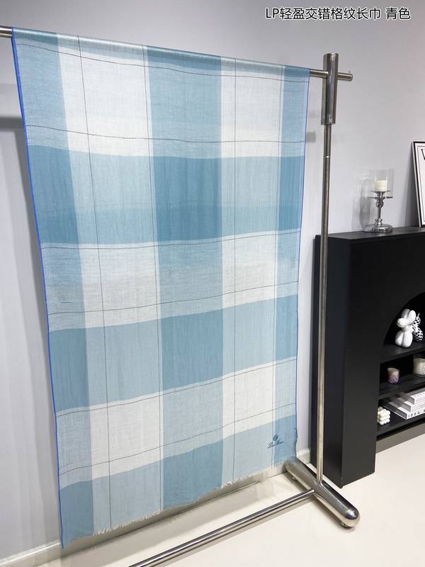 Loro Piana Scarf LPC00049 Loro Piana Scarf LPC00049